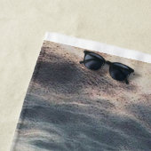 水中海の海は夏の波の日光を振ります ビーチタオル (インサイチュ)