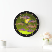 水中/カラフルなニジマスの黄色 ラージ壁時計 (ホーム)