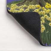水仙、葡萄のヒヤシンス、チューリップの庭 マウスパッド (コーナー)