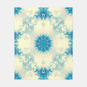 水凍ってい青霜の降りた冬の雪片 フリースブランケット (正面)