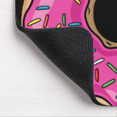 水分が多くおいしいピンクによって振りかけられるドーナツ マウスパッド (コーナー)