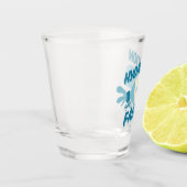 水分補給ファシズムのショットグラスと戦う ショットグラス (左)