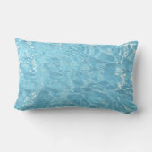 水夏期の日光の青く白いプール ランバークッション (裏面)