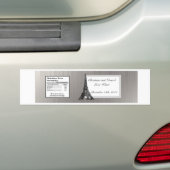 水差しのラベルの黒のエッフェル塔 バンパーステッカー (車上)