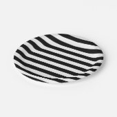 水平の白黒のパタストライプーン ペーパープレート (アングル)