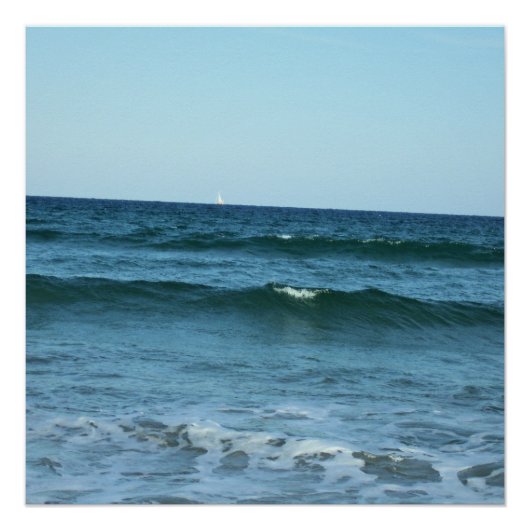 水平線に向かって伸びる青い海の波 ポスター (正面)