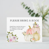 水彩かぼちゃの本を持ってくる | ベビーシャワー 招待状 (スタンド正面)