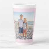 水彩さくらんぼブロッサムファミリーフォトパーソナライズ カフェラテマグ (正面)