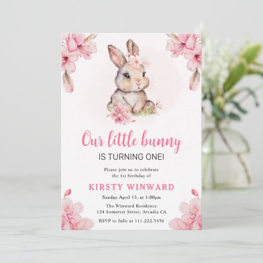 水彩さくらんぼ花咲うさぎ1歳の誕生日 招待状 (スタンド正面)