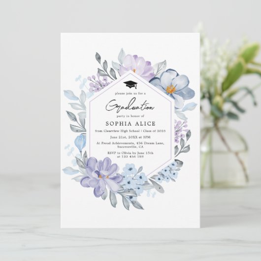 水彩のような優しい色合いの花を飾った、2025年の卒業パーティー 招待状 (スタンド正面)