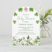 水彩のクローバーの葉と花のベビーシャワー 招待状 (スタンド正面)