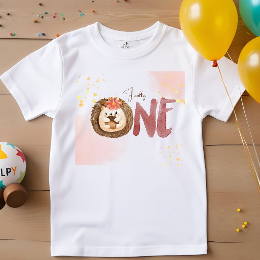 水彩のハリネズミ 1歳の誕生日 ベビーTシャツ
