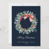 水彩の常緑とホーリーベリーのリース 青 シーズンカード (正面)