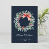 水彩の常緑とホーリーベリーのリース 青 シーズンカード (スタンド正面)