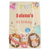 水彩の森の動物の子供の誕生日 ミディアムペーパーバッグ (裏面)