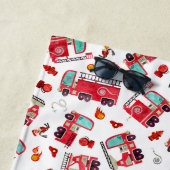 水彩の消防車の子パーソナライズされた供 ビーチタオル (インサイチュ)