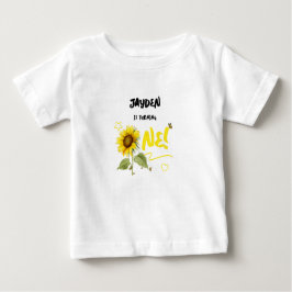 水彩ひまわりと蝶々 1歳の誕生日 ベビーTシャツ
