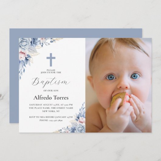 水彩ほこりっぽいブルーフローラベビー写真バプテスマ 招待状 (正面/裏面)