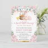 水彩ウサギとピンクの花ベビーシャワー 招待状 (スタンド正面)