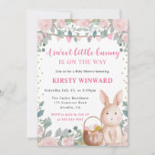 水彩ウサギとピンクの花ベビーシャワー 招待状 (正面)