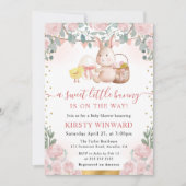 水彩ウサギとピンクの花ベビーシャワー 招待状 (正面)