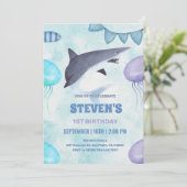 水彩クラゲとサメの1歳の誕生日 招待状 (スタンド正面)