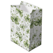 水彩グリーンのシャムロックとスワール ミディアムペーパーバッグ (正面アングル)