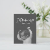 水彩スクリプト文字写真の誕生発表 案内ポストカード (スタンド正面)