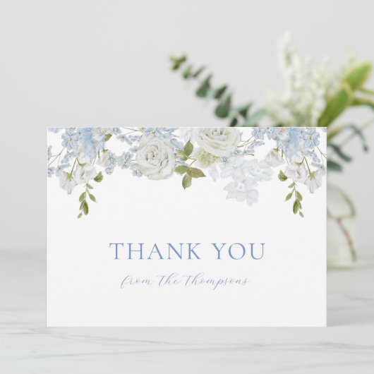 水彩ソフトブルー花男の赤ちゃんシャワー サンキューカード (スタンド正面)