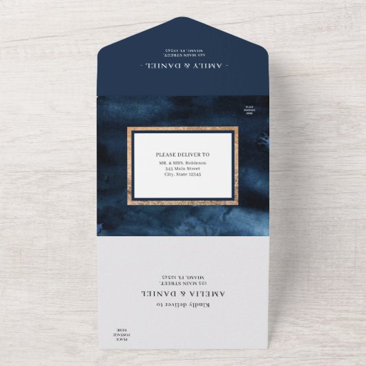 水彩テクスチャーの神秘的なネイビーブルーとピンクのウェディング オールインワン招待状 (外側)