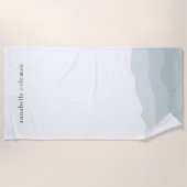 水彩ディップ染料セージ緑グラデーションエレガント ビーチタオル (正面)