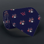 水彩ドラムキットジャズミュージックブモノグラムのルー ネクタイ<br><div class="desc">ミュージカルとエレガンススタイリッシュの調和のとれた融合を実現する赤とグレーのドラムキットタイで弦をしゃれている打つパーソナライズされた。このネクタイは単なるアクセサリーではなく、すべてのドラマーとロック音楽の愛好家のハートに見られるリズミカルなエネルギーの視覚的なお祝いである。細かく細かい赤とグレーのドラムキットデザインを備えたネクタイは、バスドラムのビートとスネアの鮮明なスナップに敬意を表す。ドラマーや音楽愛好家に最適なロックミュージックのリズムに共鳴する人に最適な贈り物だ。イニシャルでタイモノグラムのプをパーソナライズし、意味のあるユニーク形見に変換する。ミュージシャンに完璧な贈り物を求めても、情熱やショッピングを求めるドラマーもあなたはも、私たちの赤とグレーのドラムキットタイは個性と表現をシームレスに組み合わ芸術的せる。これは、パパのための完璧な贈り物、夫のための贈り物、結婚の記念日の贈り物、グルメの人々の結び付きユニークや、あなたの個人的なネクタイのコレクションに追加する。ギグ、イベント、特別な機会で発言を行うあなたのパーカッションに対する愛を鏡するネクタイ。今日は赤とグレーのドラムキットのタイを注文し、音楽に対する情熱がどこへ連れて行っても、ドラムキットのリズミカルなビートを同行させる。単なるネクタイではなく、ロック音楽の鼓動に対するオシャレなオマージュだ。</div>