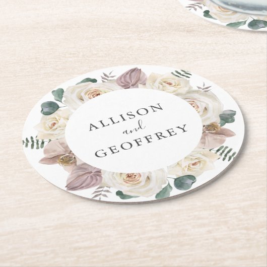 水彩バラとランパーソナライズされた結婚ズ ラウンドペーパーコースター (アングル)