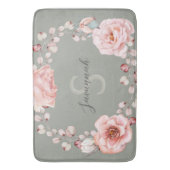 水彩バラリース パーソナライズされた | セージグリーン バスマット (正面縦)