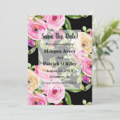 水彩ピンクのバラをブラックに保存日付 招待状 (スタンド正面)