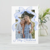 水彩ピンクの弓リボンサッシクリスマスフォト シーズンカード (スタンド正面)