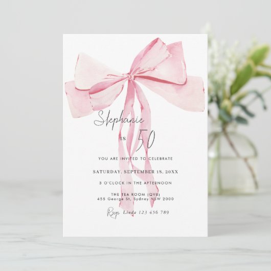 水彩ピンクの繊細なリボン 50歳の誕生日 招待状 (スタンド正面)
