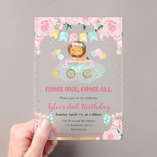 水彩ピンクの花とライオンの子供の誕生日 アクリル招待状 (インサイチュ (ポータブル))