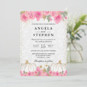水彩ピンクの花と落ちるパンプキン ウェディング 招待状 (スタンド正面)