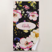 水彩ピンクイエローローズオンブラック、モノグラム ビーチタオル (正面)