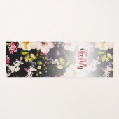 水彩ピンクイエローローズオンブラック、モノグラム ヨガマット (正面(横))