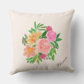 水彩ピンクフラワーブーケオンアイボリー クッション (裏面)