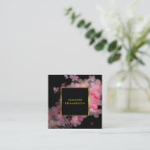 水彩ピンクフローラブラック金ゴールドプロフェッショナル スクエア名刺 (スタンド正面)