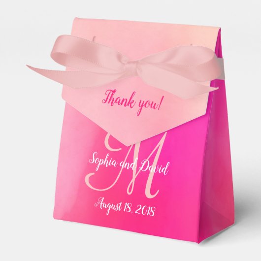 水彩ピンクモノグラム結婚式の引き出物 フェイバーボックス (正面サイド)