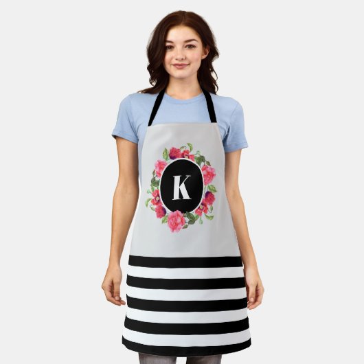 水彩ピンクローズアンドレッドポピーリース円 エプロン (着用した状態)