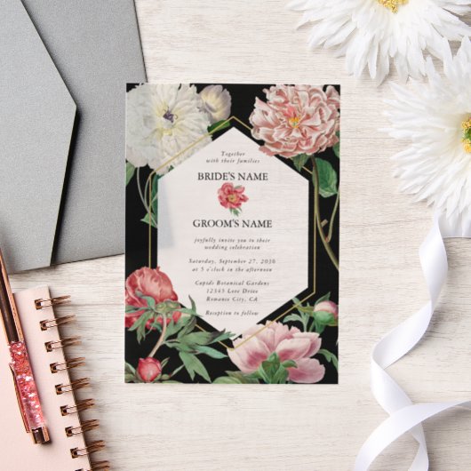 水彩ピンク牡丹結婚花の黒 ベラム紙招待状 (ウェディング)