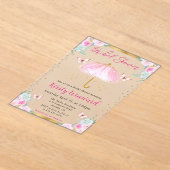 水彩ピンク金ゴールド春傘ブライダルシャワー アクリル招待状 (レイダウン)