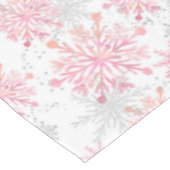水彩ピンク&シルバーグリッター冬の雪片 テーブルクロス (アングル)