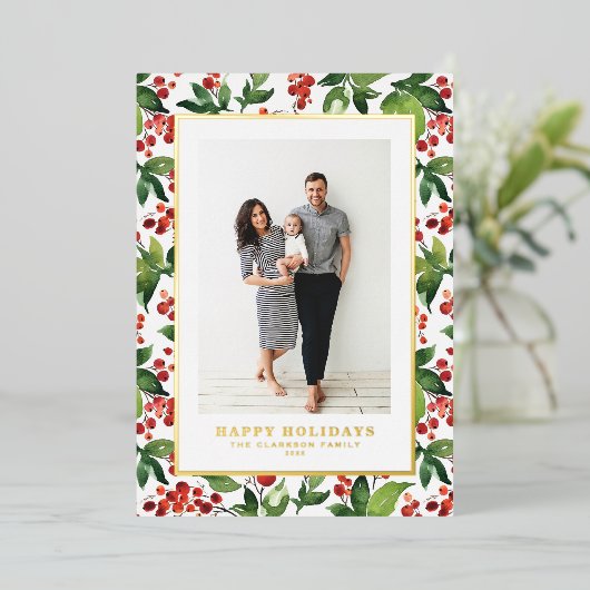 水彩フェスティバルグリーンリーとウィンターベリーの写真 箔シーズンカード (立ち正面)