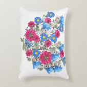 水彩フローラハート、明るいワイルドフラワーが鳴った アクセントクッション (正面(垂直))